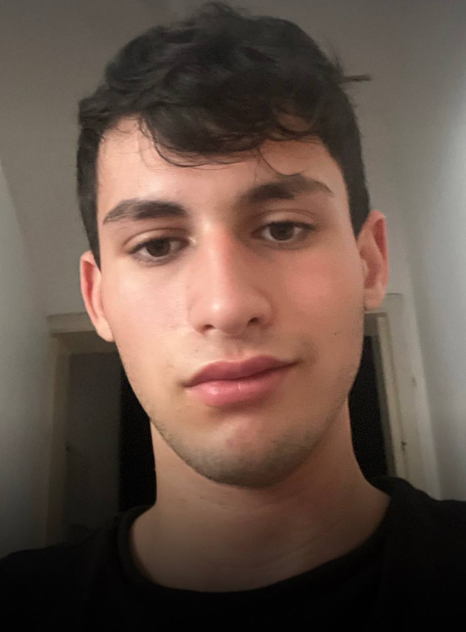 Анкета: Дени, 18, Другой город
